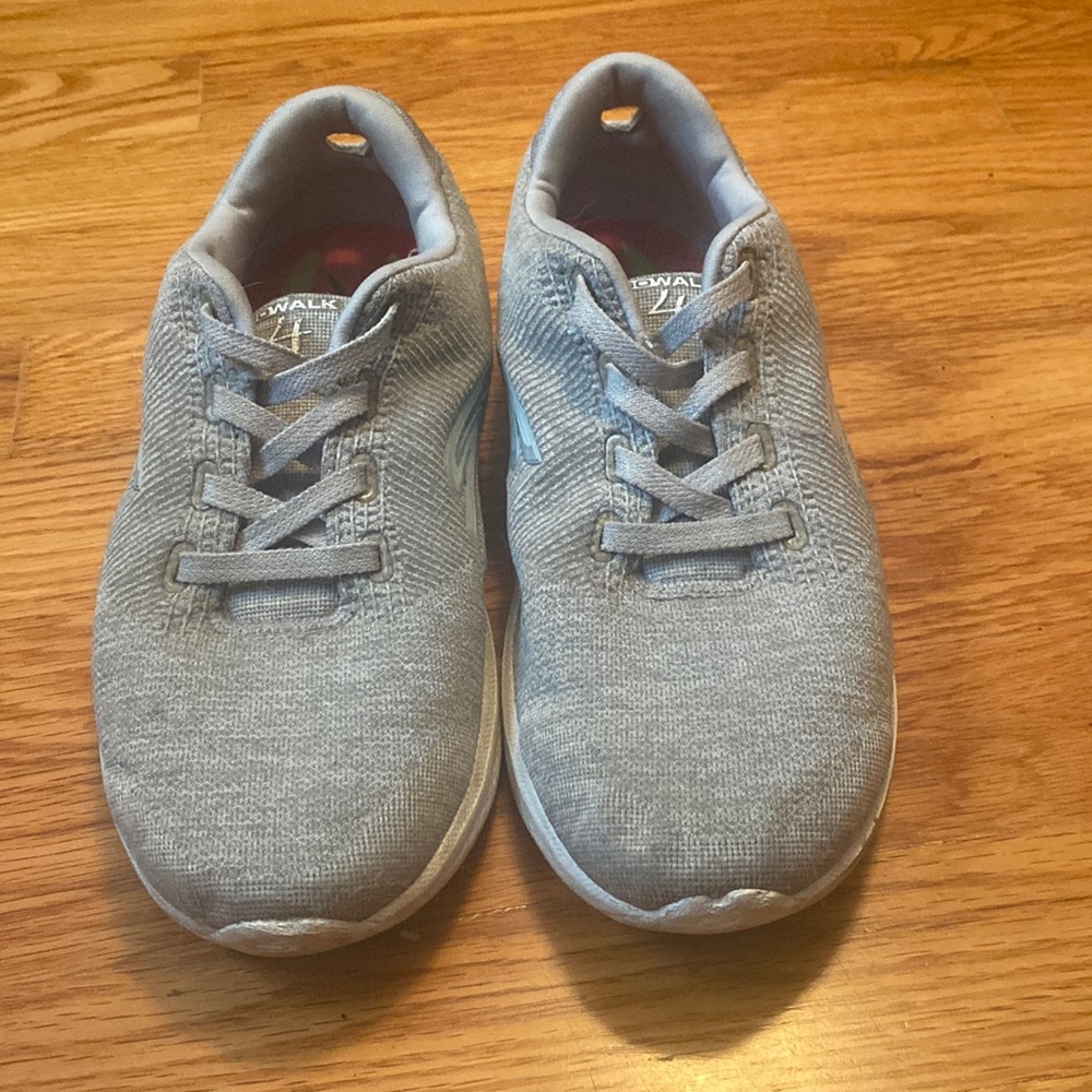 gray sketchers